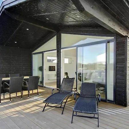 Holiday home 3 Bedroom Cozy In *